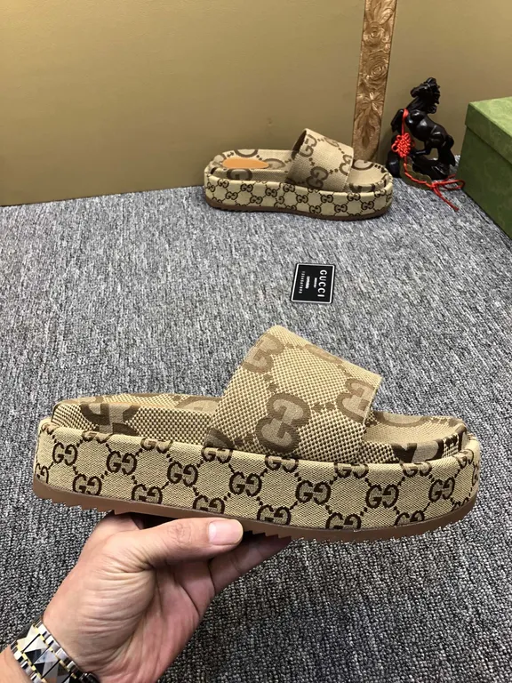 Gucci Shoe 